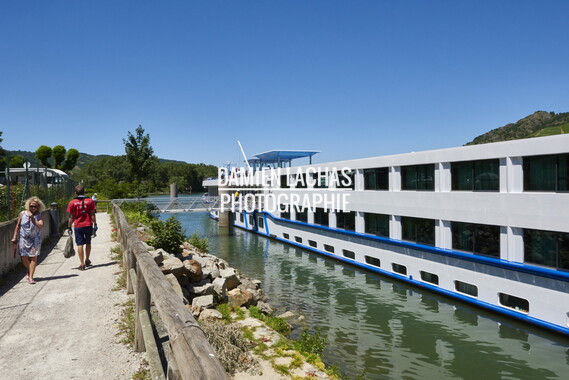 vnf navigation rhone divers paquebot tournon 010