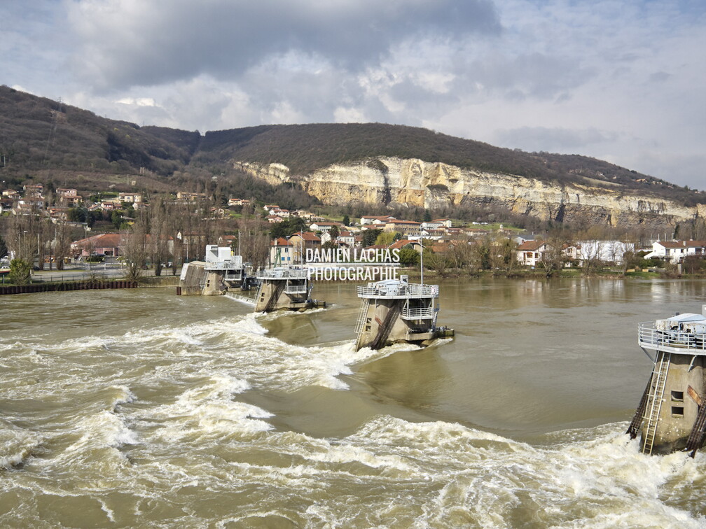 vnf_dtrs_barrage_couzon_photo_aerien_003.jpg