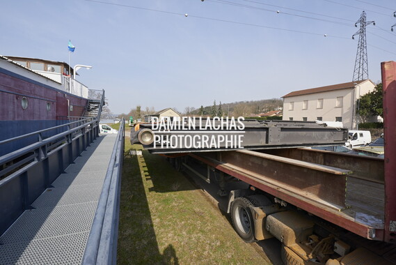 vnf dtrs ecluse couzon 08 pose porte 165