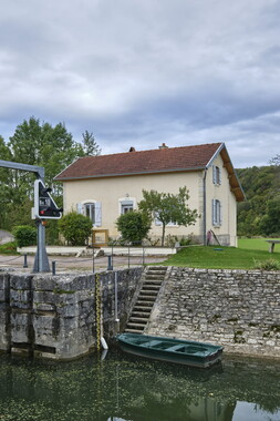 vnf dtrs gite peche vanne exterieur 004