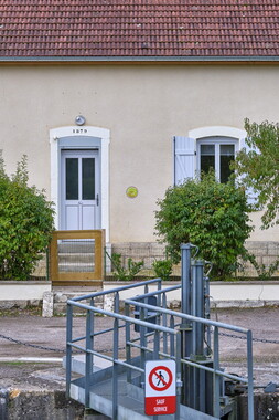 vnf dtrs gite peche vanne exterieur 010