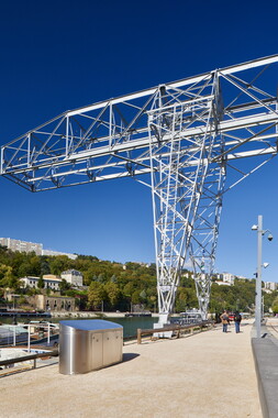vnf dtrs lyon quai rambaud portique 005