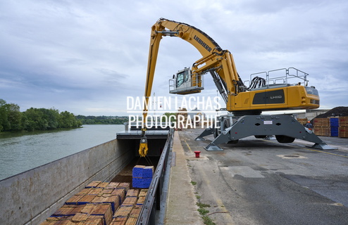 vnf dtrs port villefranche chargement bois 001