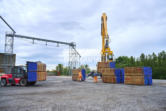 vnf dtrs port villefranche chargement bois 006