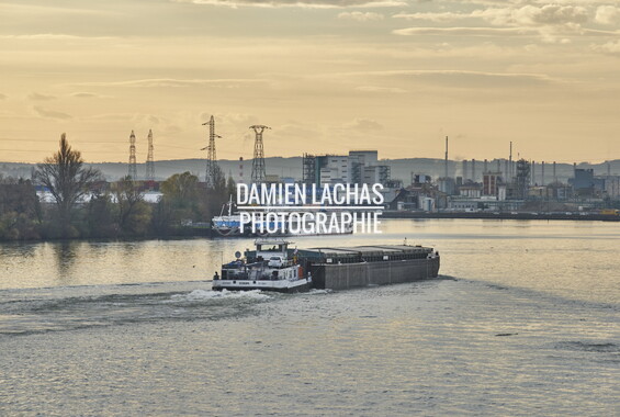 vnf lyon saone trafic fluvial lyon confluence 016