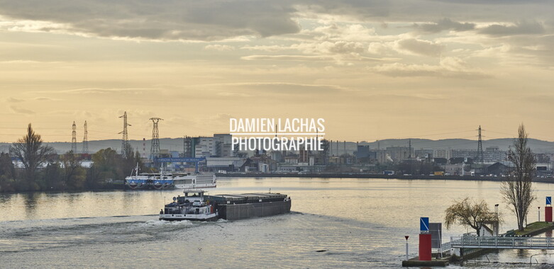 vnf lyon saone trafic fluvial lyon confluence 017