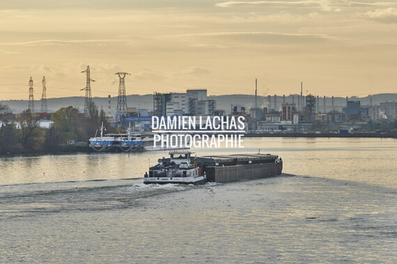 vnf lyon saone trafic fluvial lyon confluence 018