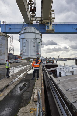 vnf transfo edf saone port herriot 2 dechargement chargement 005