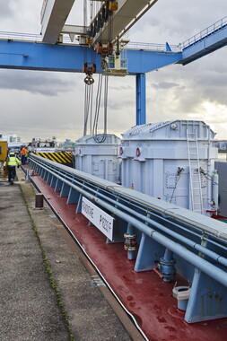 vnf transfo edf saone port herriot 2 dechargement chargement 026