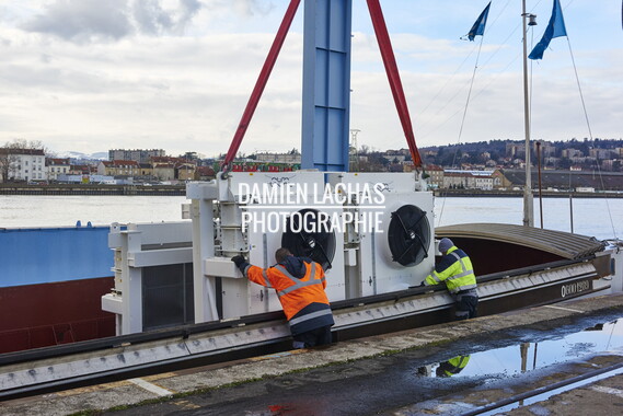 vnf transfo edf saone port herriot 2 dechargement chargement 031