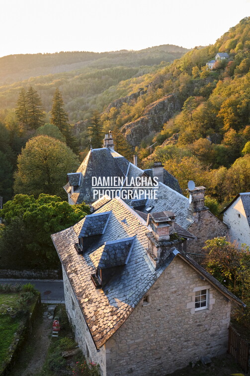 Les gorges de la Montane ont 3 cascades d’une hauteur totale de 143 mètres : le Grand Saut (45 m), la Redole (38 m), et la Queue de Cheval (60 m), finissant dans le gouffre de l’ Inferno. correze_gimel_cascades_photo_001.jpg