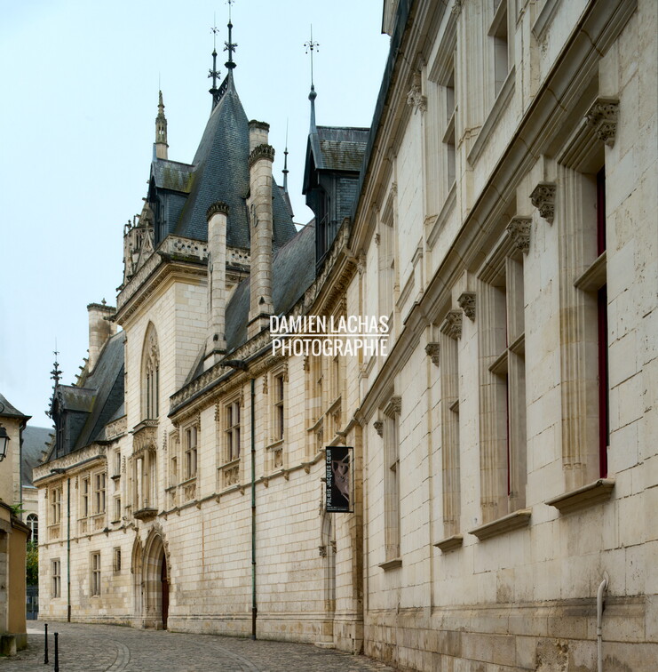 palais_jacques_coeur_oct2024_04_pano.jpg