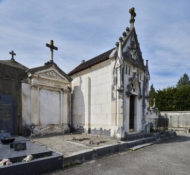 patrimoine public voiron chapelle funeraire barral 001 pano