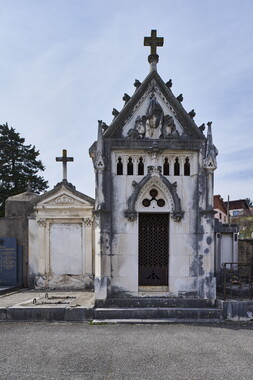 patrimoine public voiron chapelle funeraire barral 002