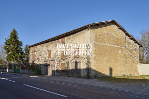 patrimoine rural batie-divisin ferme bord route 001