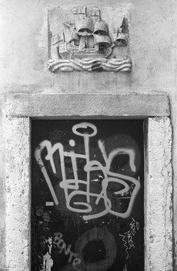 dl lisbonne vieille ville ruelle portuaire 001